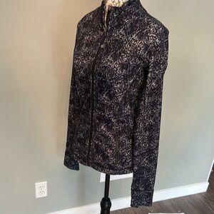 Lululemon size 8 define jacket